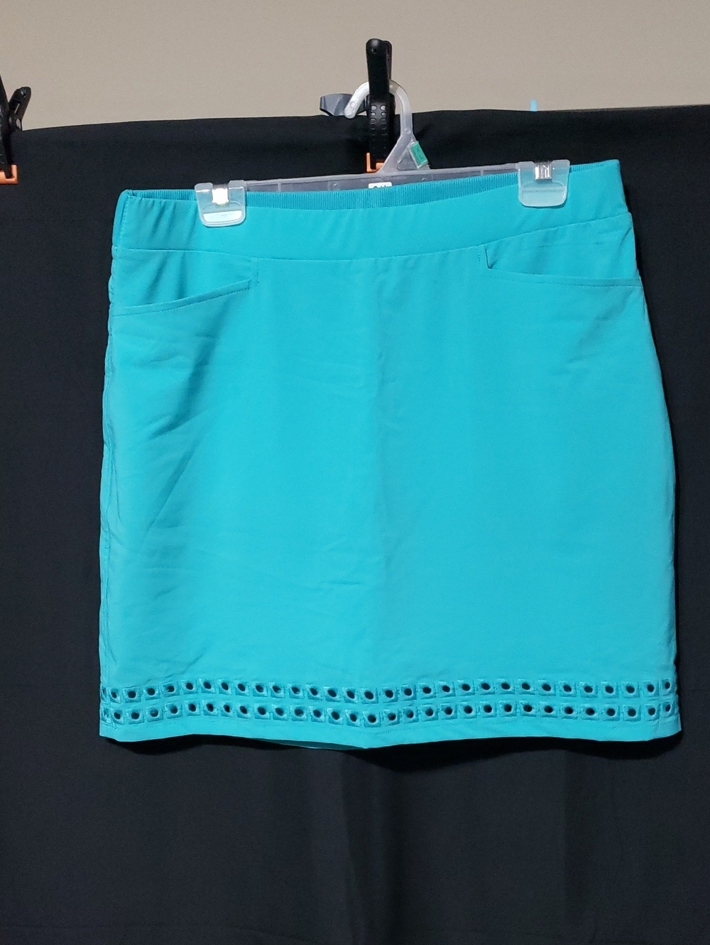 Chico's Zenergy® UPF Embroidered Eyelet Skort. NWT, Chico's Size: 1.5, Size: 10 - Picture 4 of 11